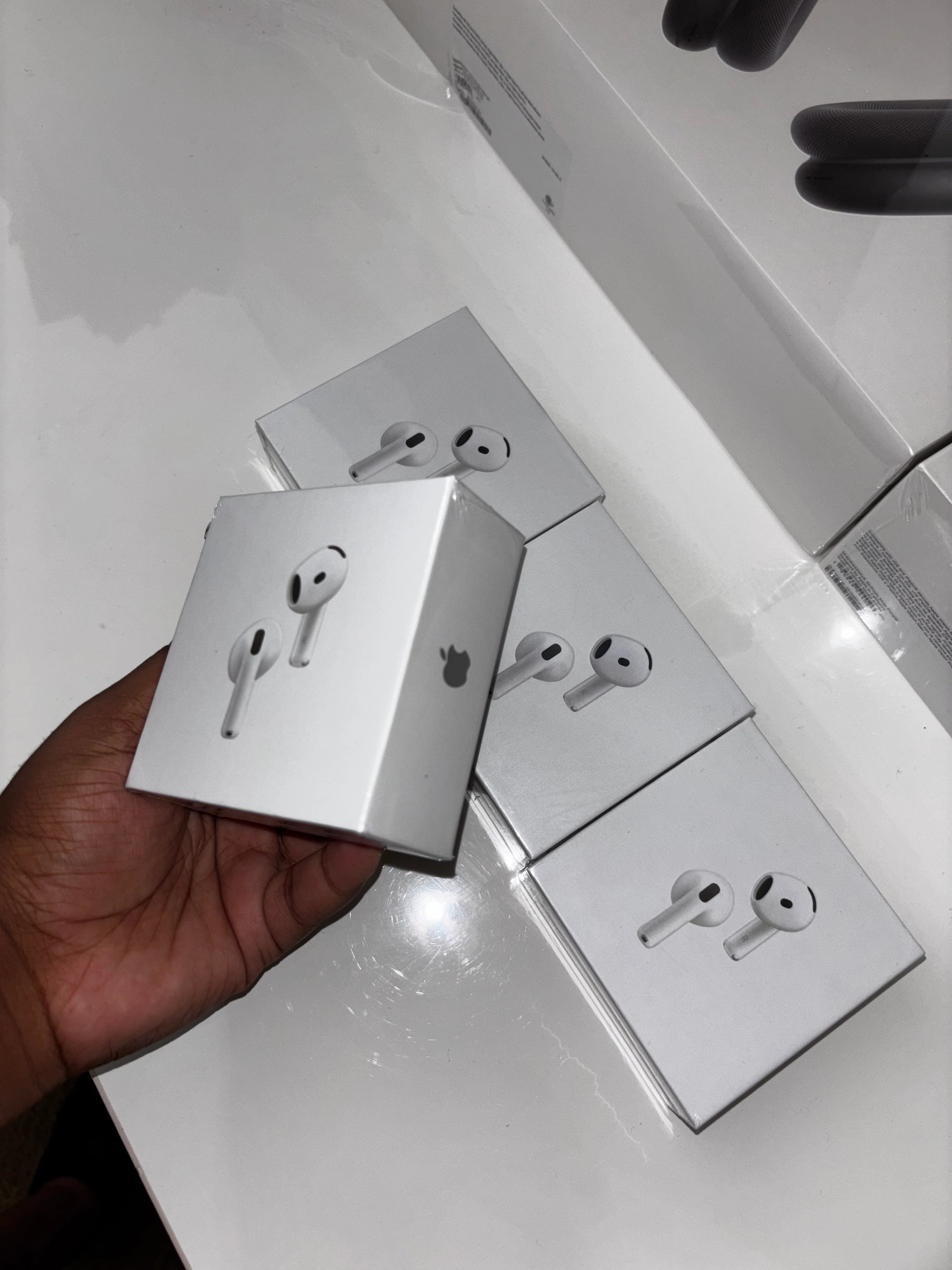 AIRPOD PRO GEN 4